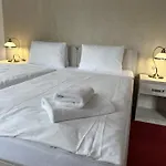 Zámeček 3*
