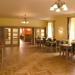 Zamecek 3*