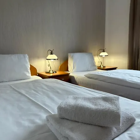 Zamecek Hotell 3*