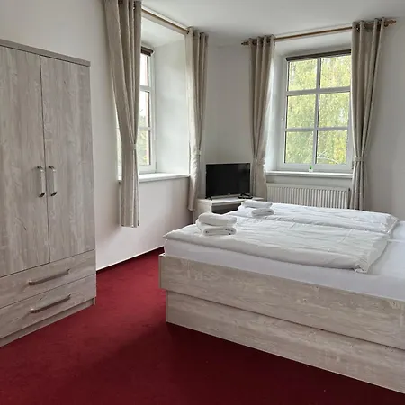 Hotell Zamecek 3*