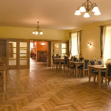 Zamecek 3*